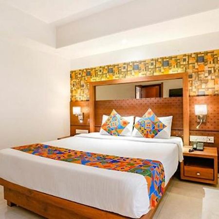 Srikrishna Paradise Hotel Thane Navi Mumbai エクステリア 写真