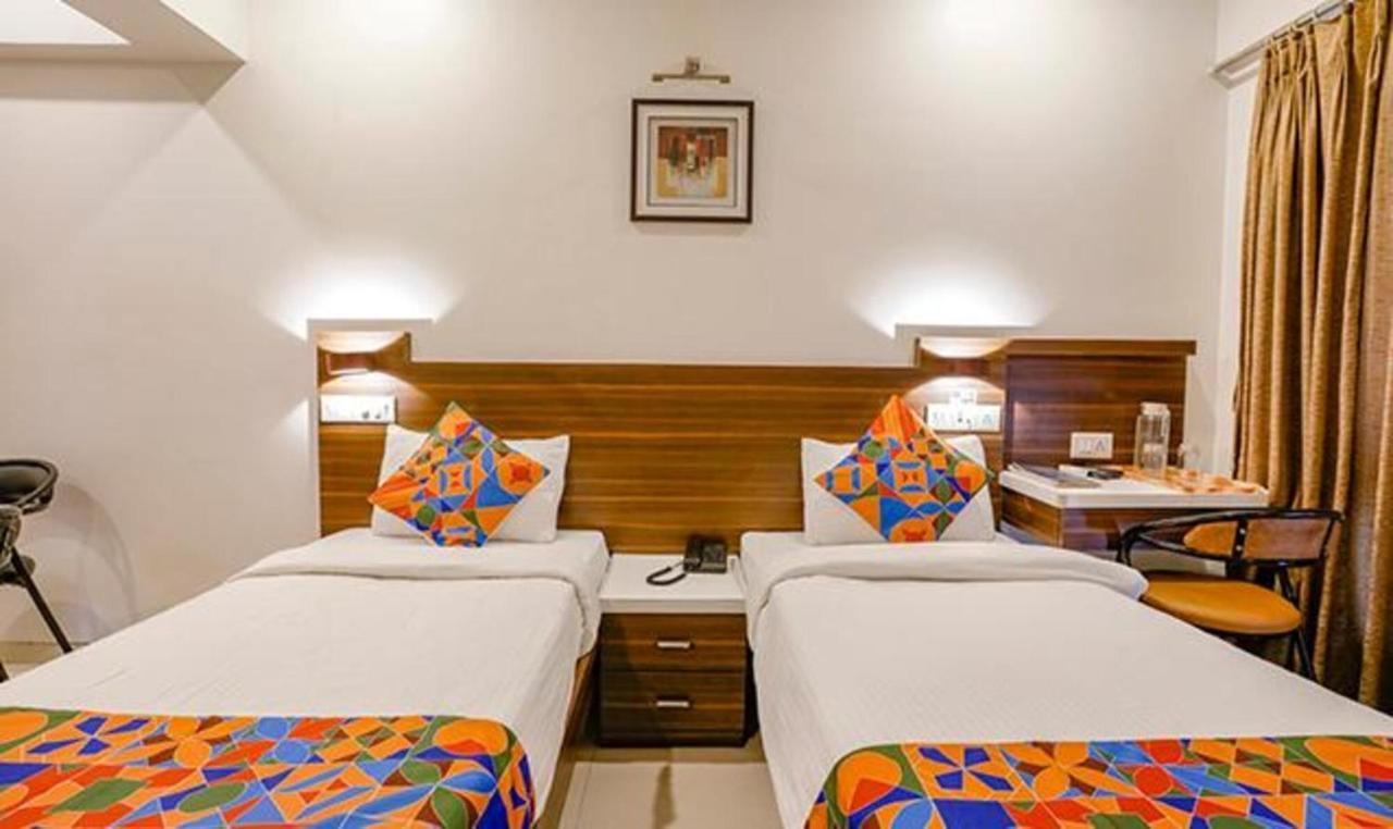 Srikrishna Paradise Hotel Thane Navi Mumbai エクステリア 写真
