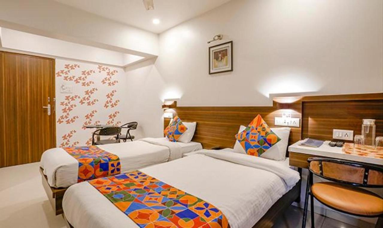 Srikrishna Paradise Hotel Thane Navi Mumbai エクステリア 写真