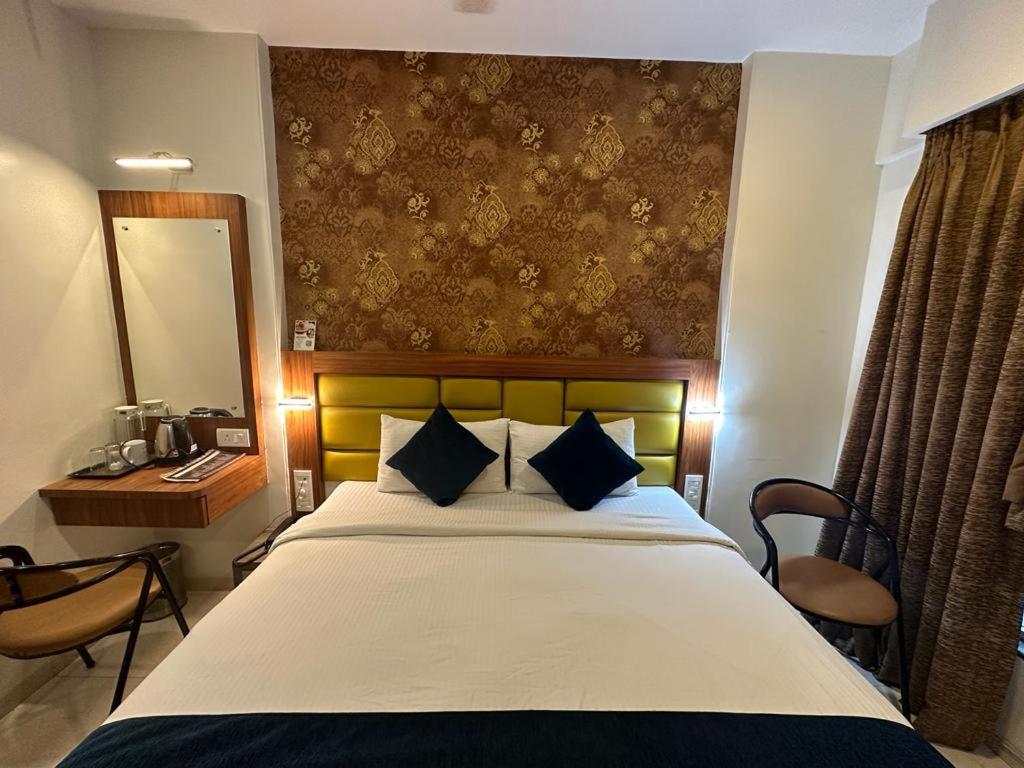 Srikrishna Paradise Hotel Thane Navi Mumbai エクステリア 写真