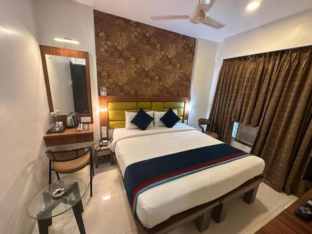 Srikrishna Paradise Hotel Thane Navi Mumbai エクステリア 写真