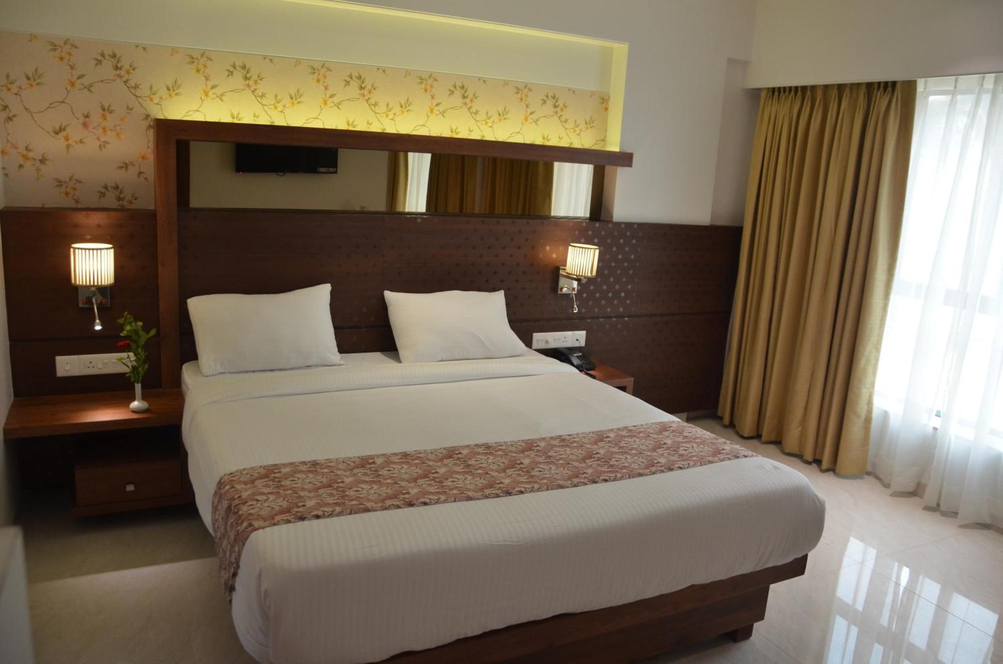 Srikrishna Paradise Hotel Thane Navi Mumbai エクステリア 写真
